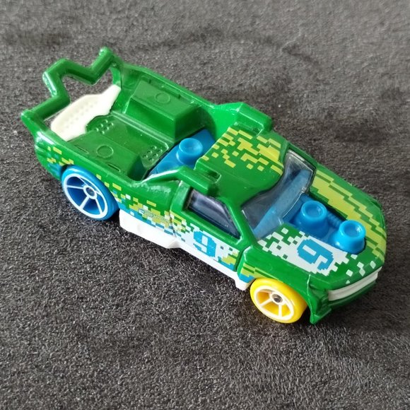 2012 Hot Wheels Green Fig Rig Mattel - Picture 3 of 8